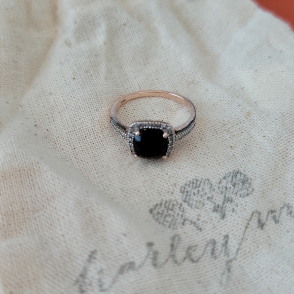 Onyx 10K Gold & 1/5 Carat T.W. Diamond Frame Ring - Picture 3 of 6